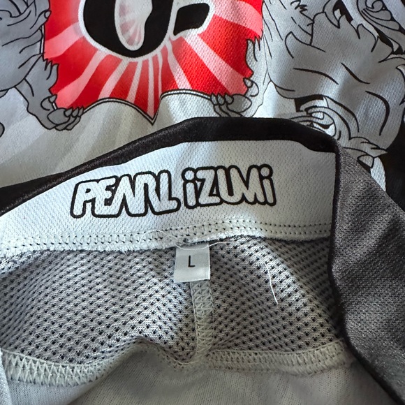 Pearl Izumi Men’s Size Large Bike Shirt - Picture 3 of 3
